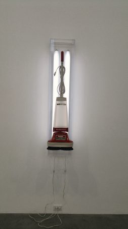 Jeff Koons Hoover @ Damien Hirst Newport Street Gallery - Chris Billington 2016